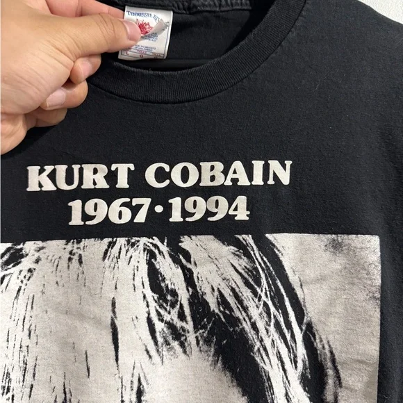 Vintage Kurt Cobain Graphic Tee - Picture 2 of 4